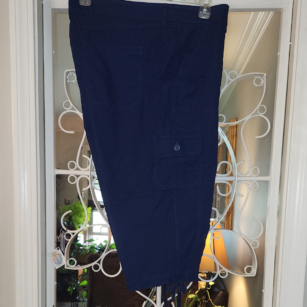 Old Navy Women's Navy Capris